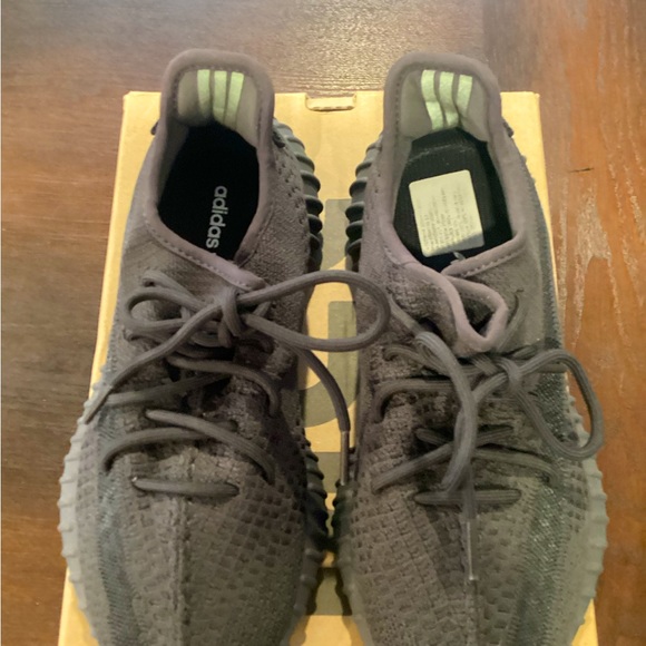 ADIDAS YEEZY BOOST 350 V2 CINDER W/ ORIGINAL BOX EXCELLENT CONDITION